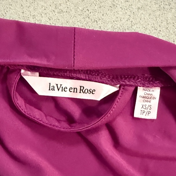 La Vie En Rose Magenta Lace Robe - Picture 2 of 2